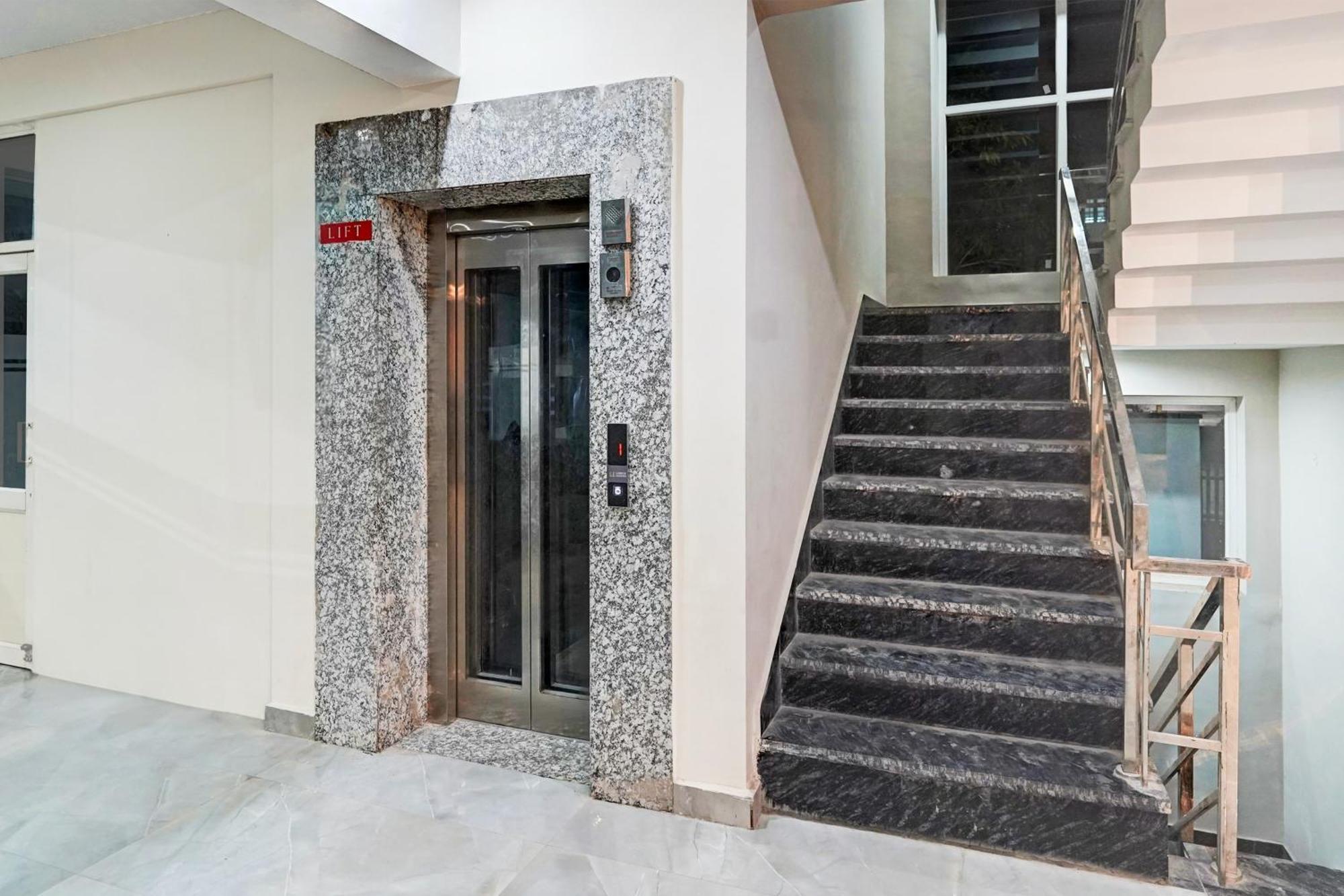 Hotel Super Townhouse Sector 86 Near Sector 83 Metro Station Noida Exterior foto