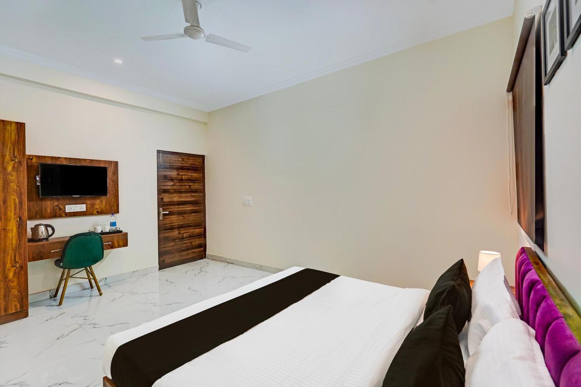 Hotel Super Townhouse Sector 86 Near Sector 83 Metro Station Noida Exterior foto